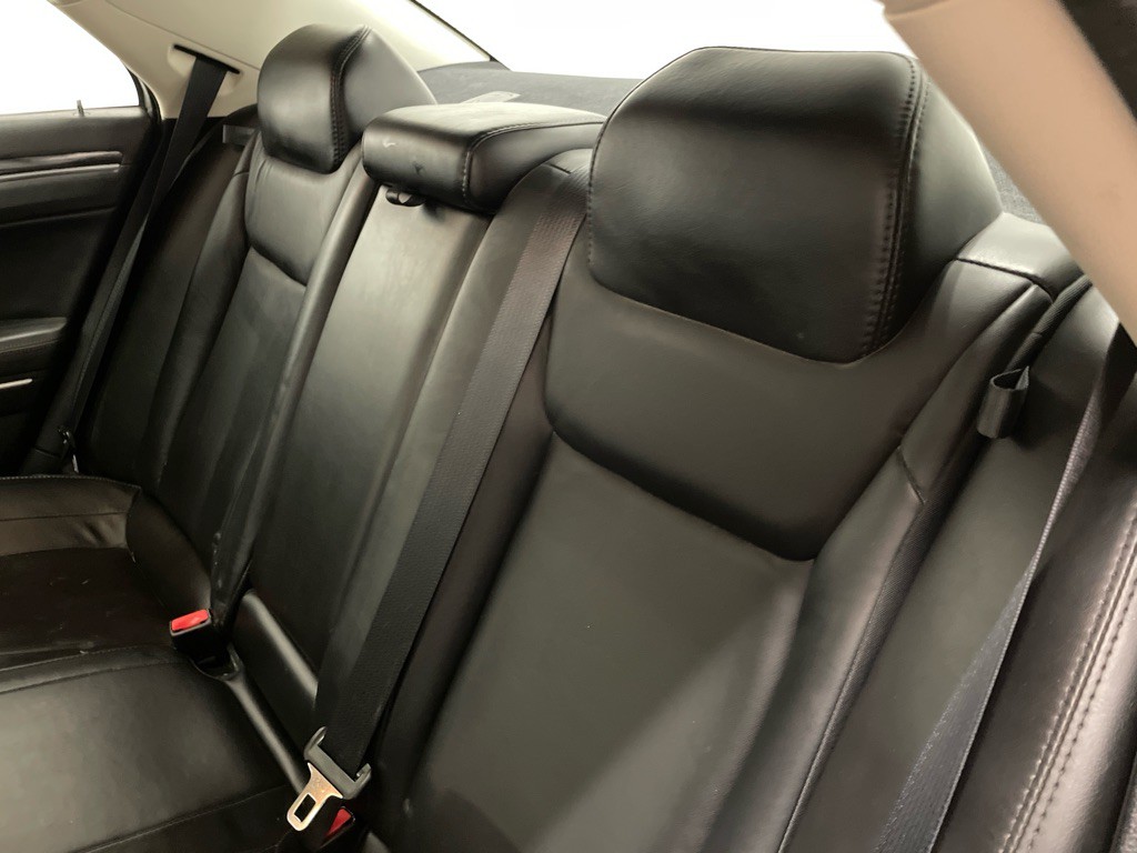 2017 Chrysler 300 Image 13