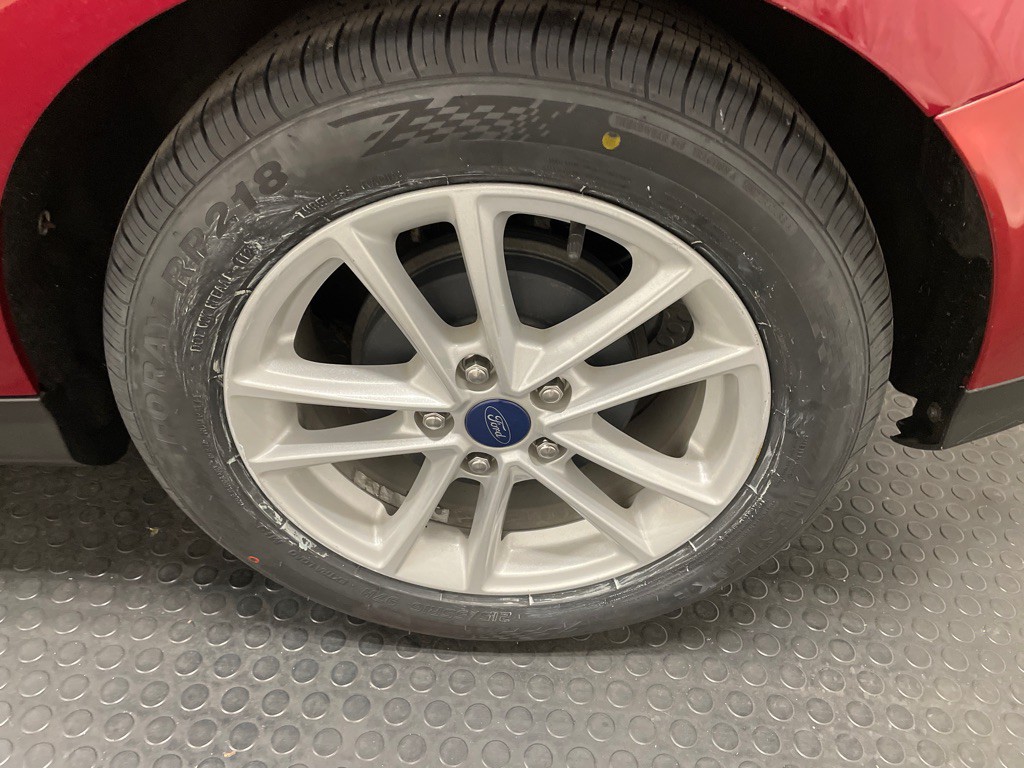 2017 Ford Focus Image 7