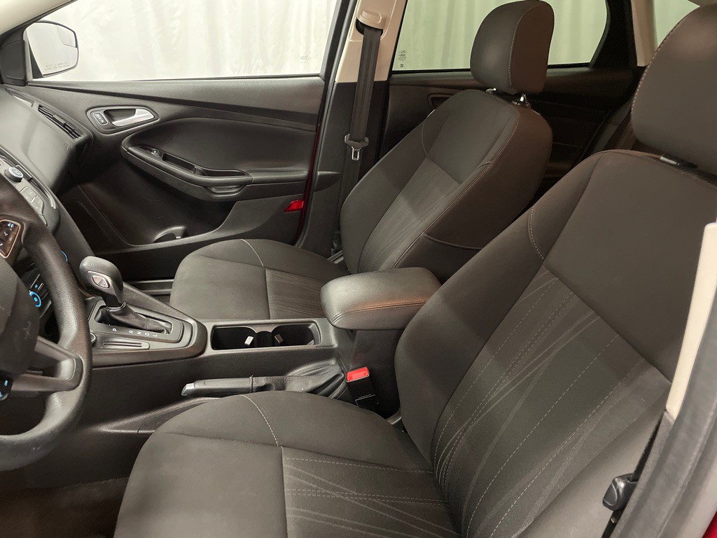 2017 Ford Focus Image 8