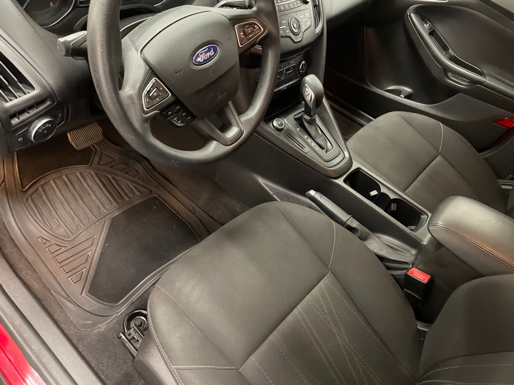 2017 Ford Focus Image 9