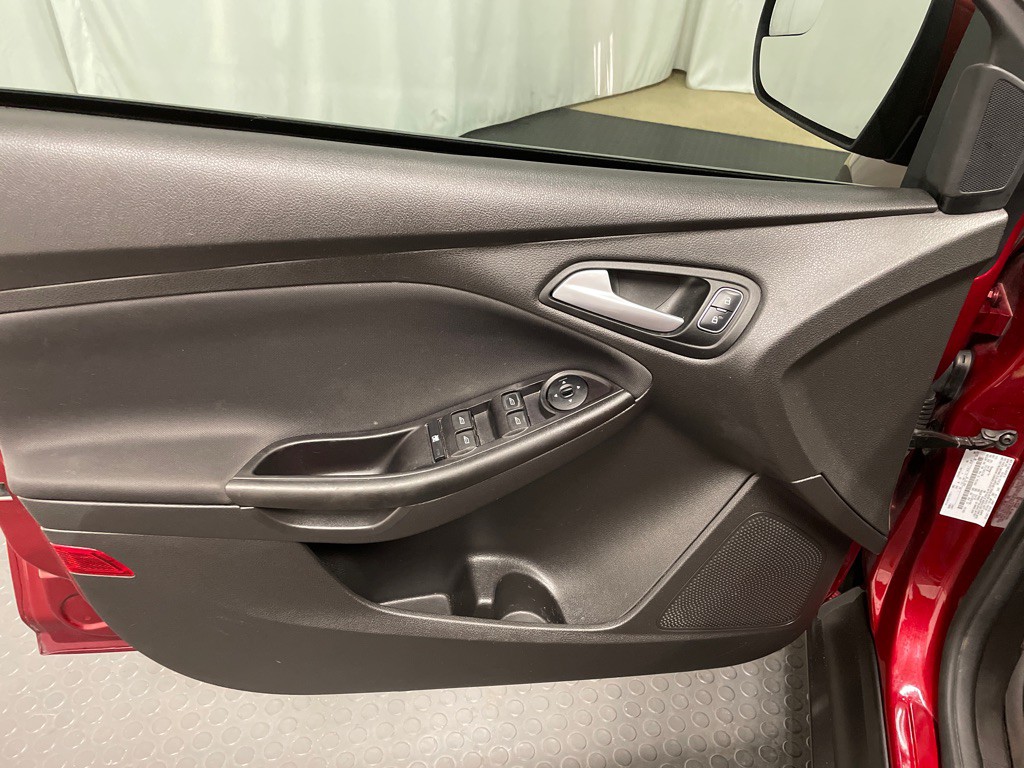 2017 Ford Focus Image 11