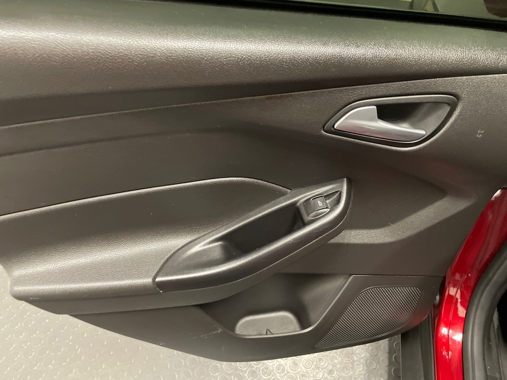 2017 Ford Focus Image 15