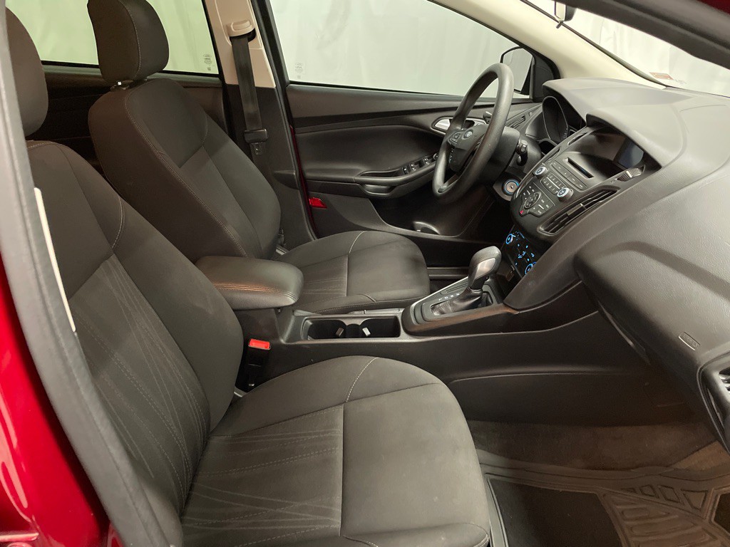 2017 Ford Focus Image 16