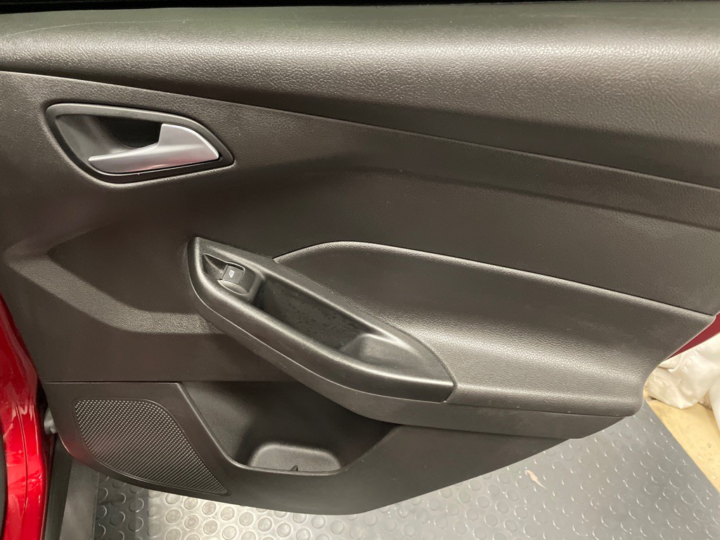 2017 Ford Focus Image 23