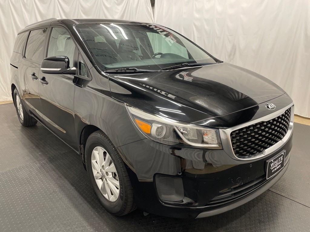 2017 Kia Sedona Image 3