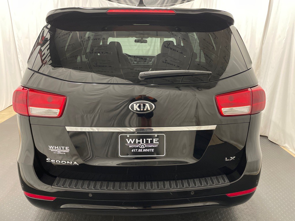 2017 Kia Sedona Image 5