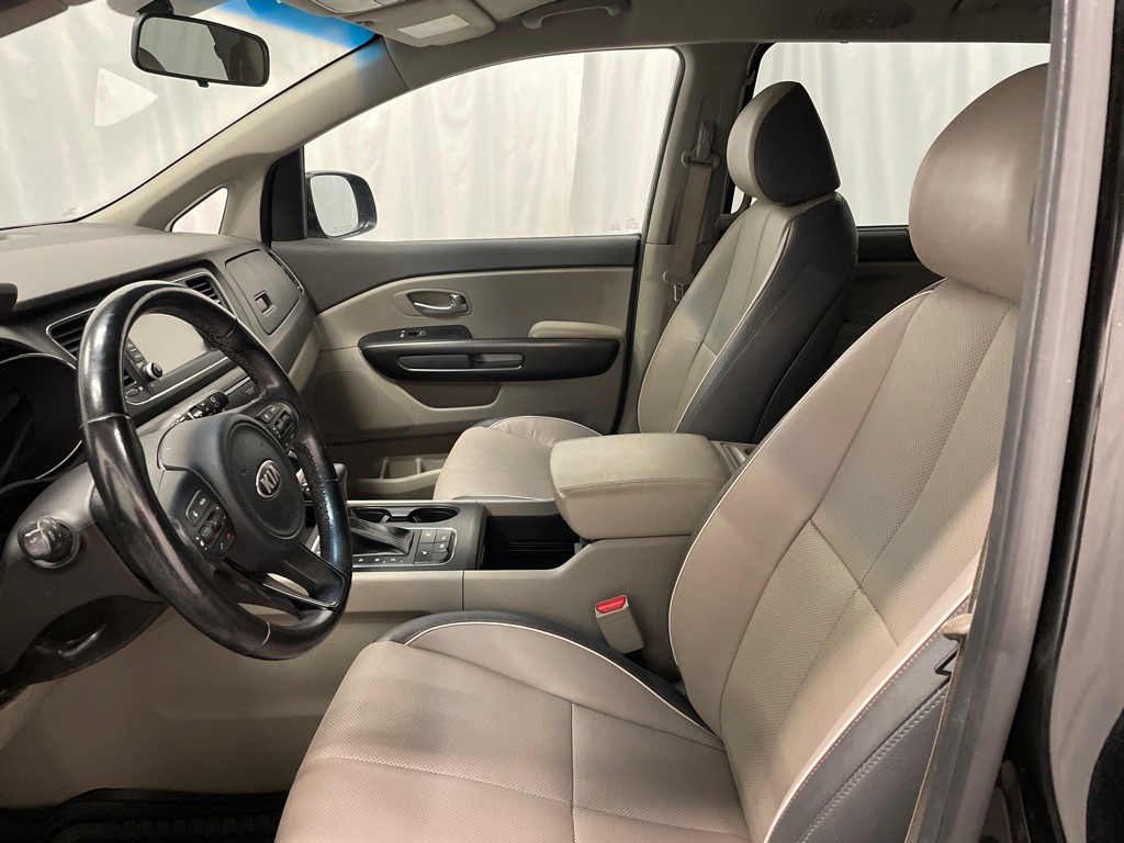 2017 Kia Sedona Image 8