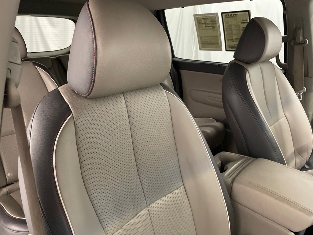 2017 Kia Sedona Image 15