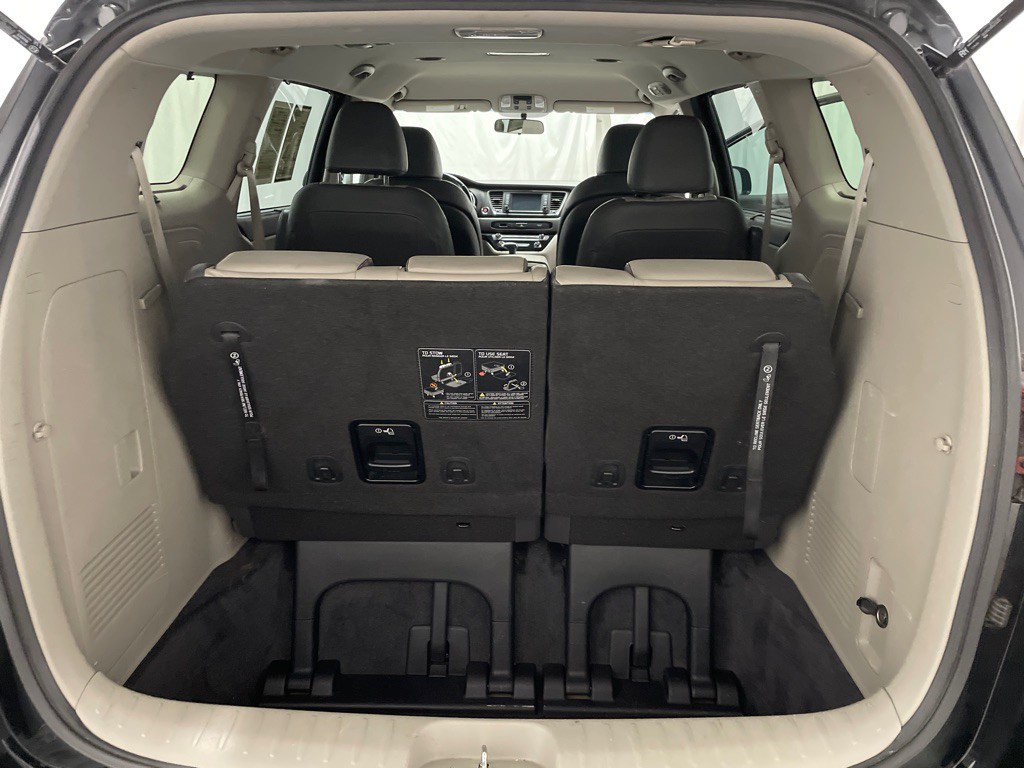 2017 Kia Sedona Image 22