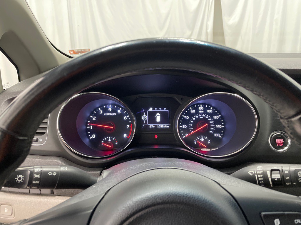 2017 Kia Sedona Image 24