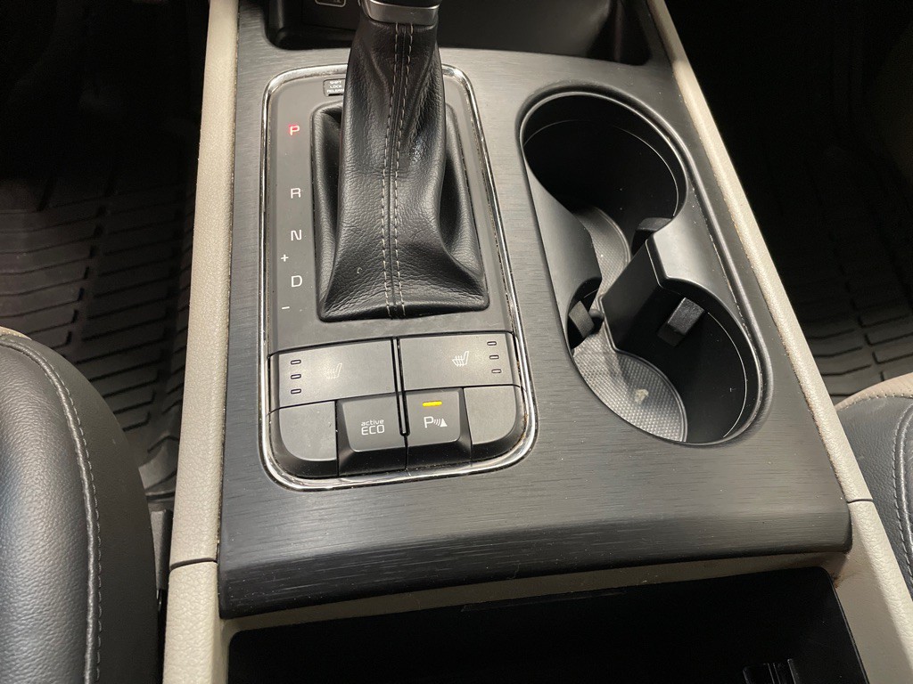 2017 Kia Sedona Image 28