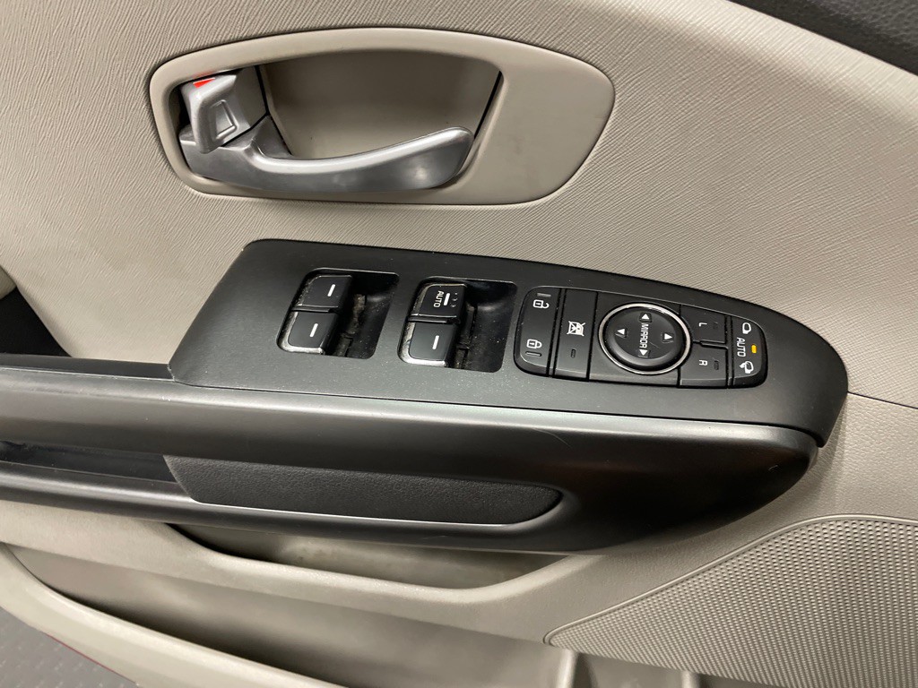 2017 Kia Sedona Image 31