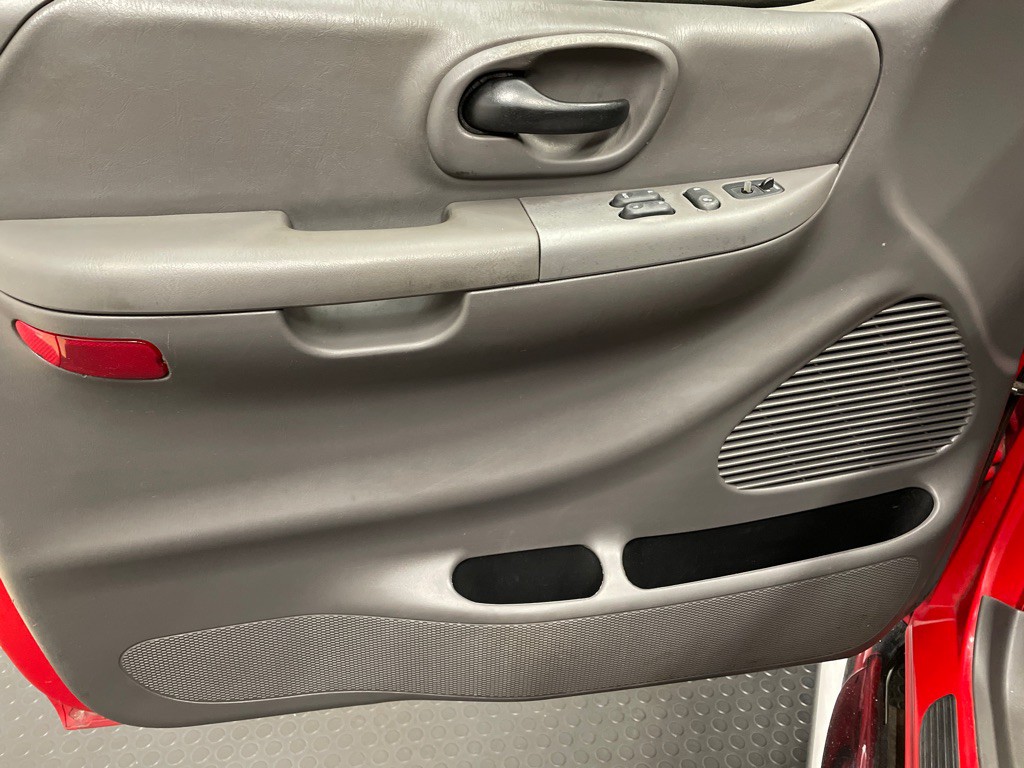 2003 Ford F-150 Image 12