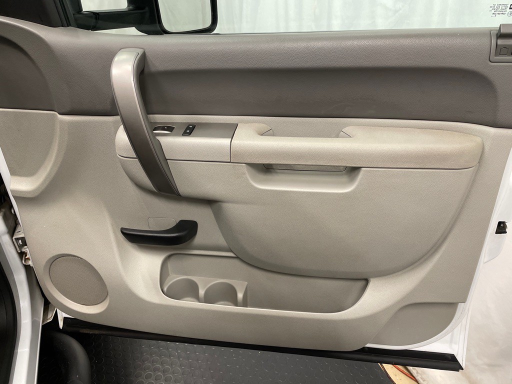 2011 GMC Sierra Image 16