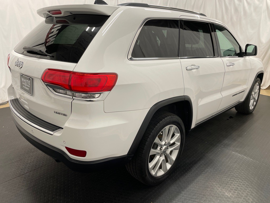 2017 Jeep Grand Cherokee Image 4