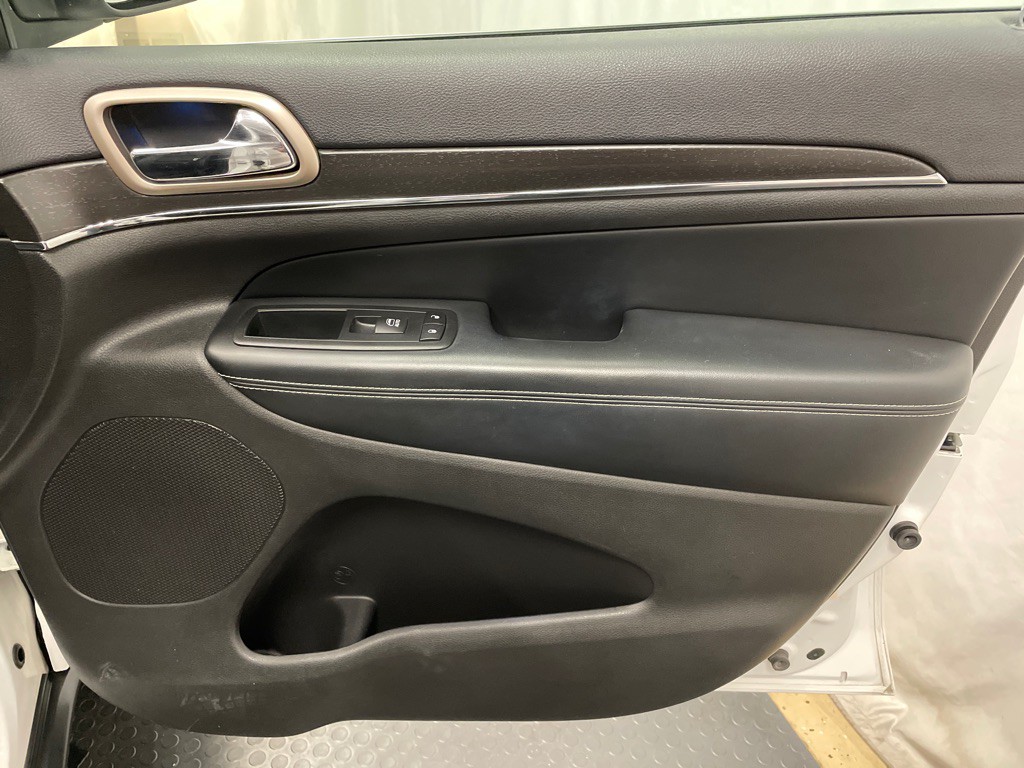 2017 Jeep Grand Cherokee Image 19