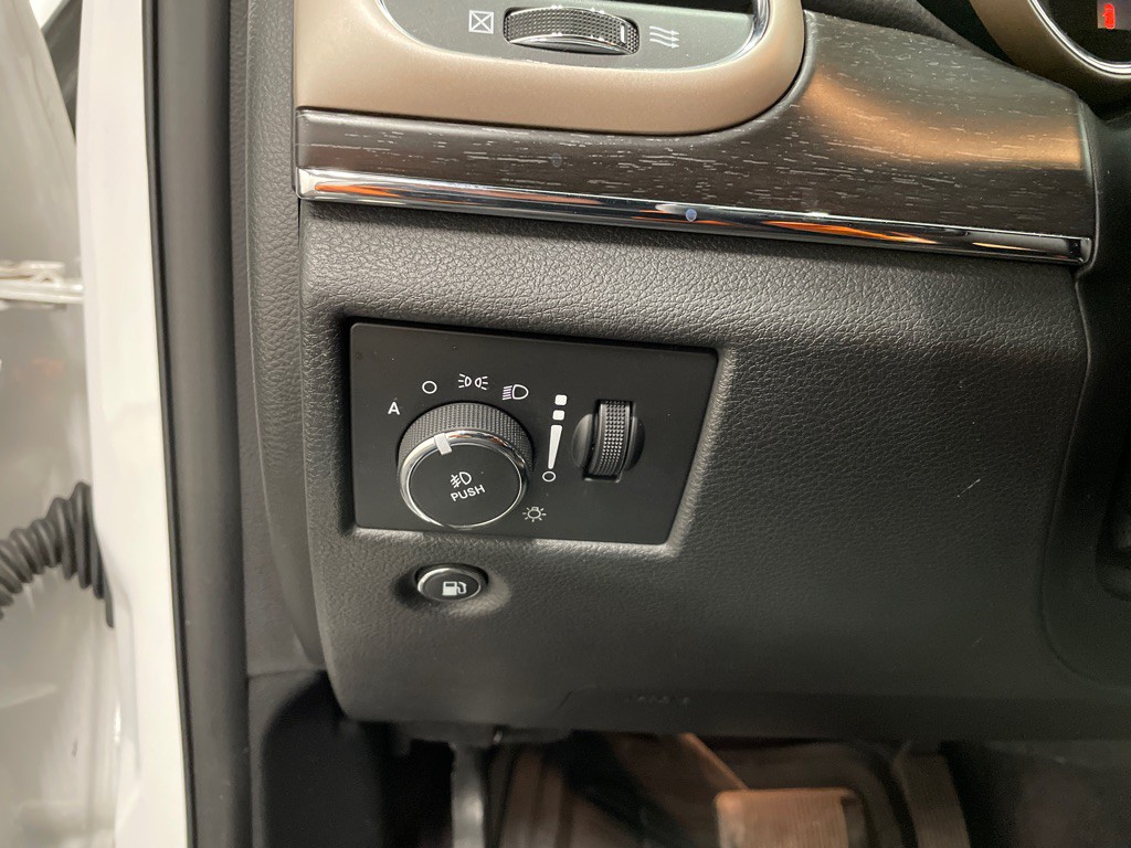 2017 Jeep Grand Cherokee Image 33