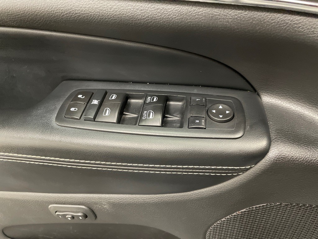 2017 Jeep Grand Cherokee Image 34