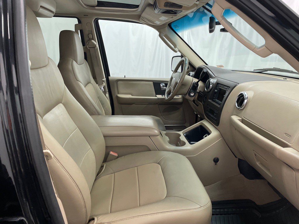 2005 Ford Expedition Image 17