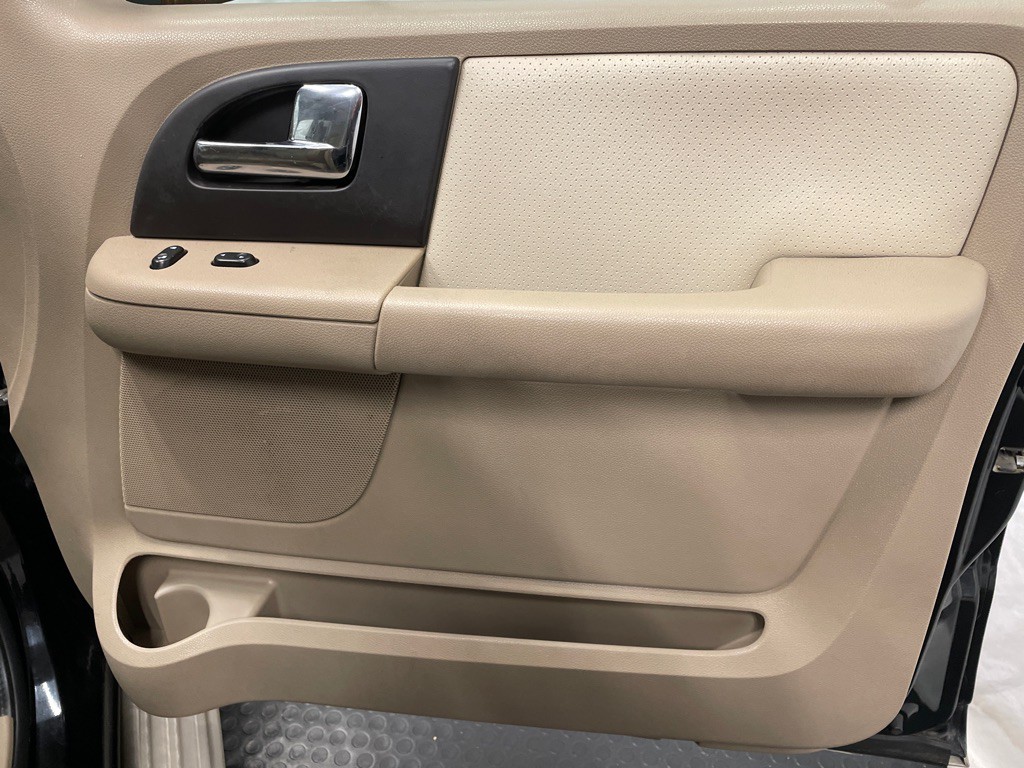 2005 Ford Expedition Image 20