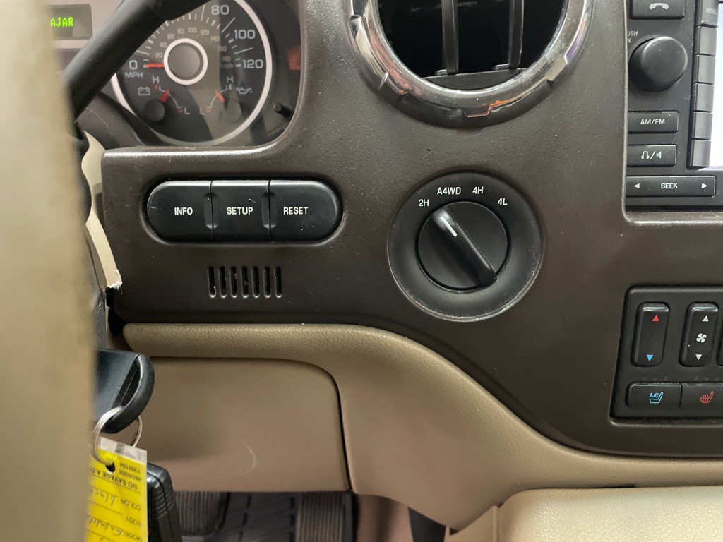 2005 Ford Expedition Image 31