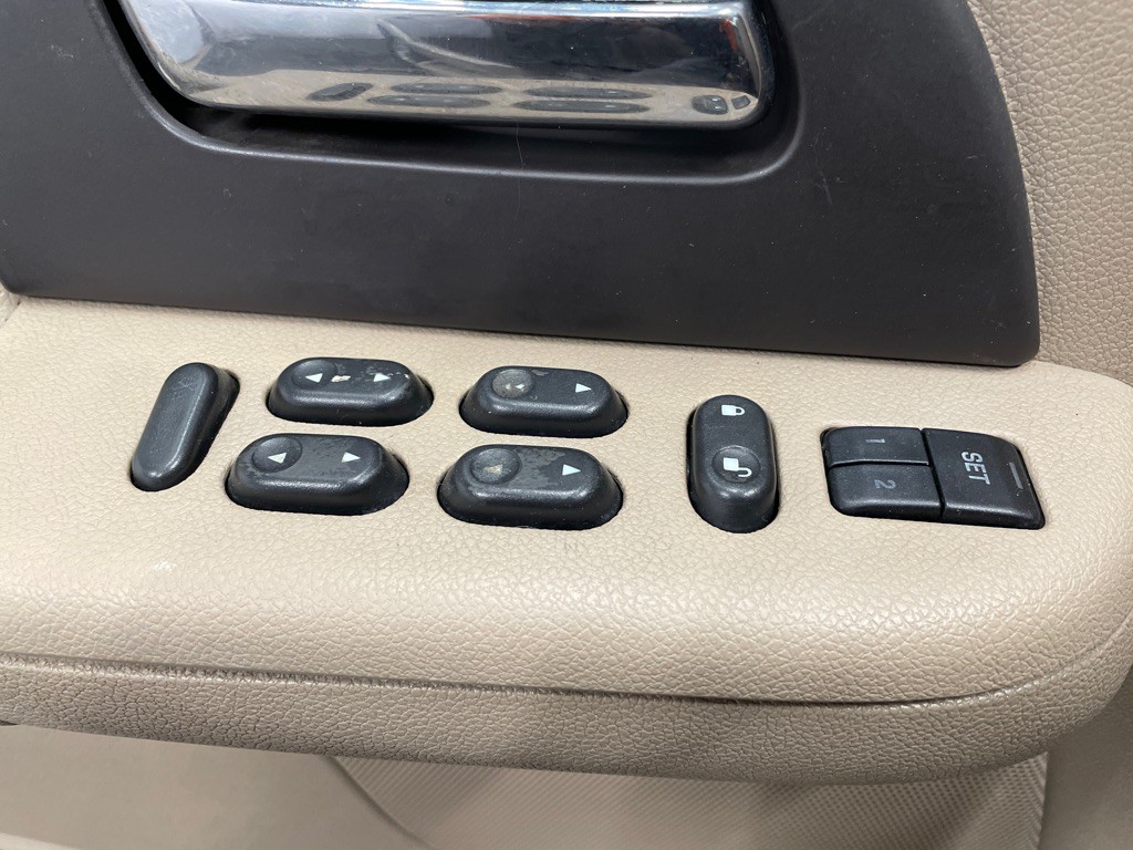 2005 Ford Expedition Image 34