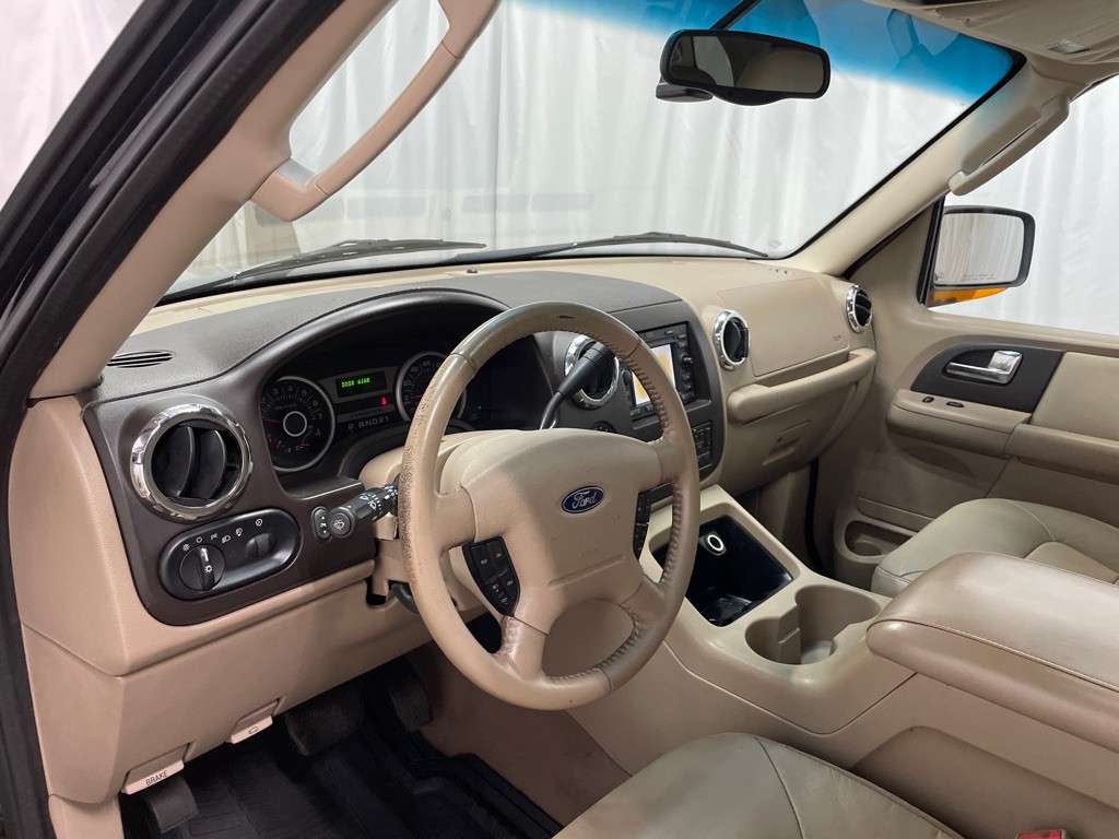 2005 Ford Expedition Image 37