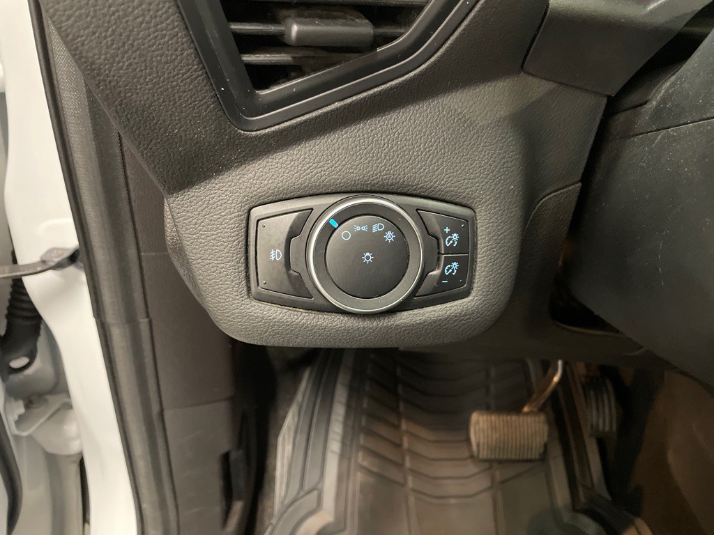 2015 Ford Escape Image 32