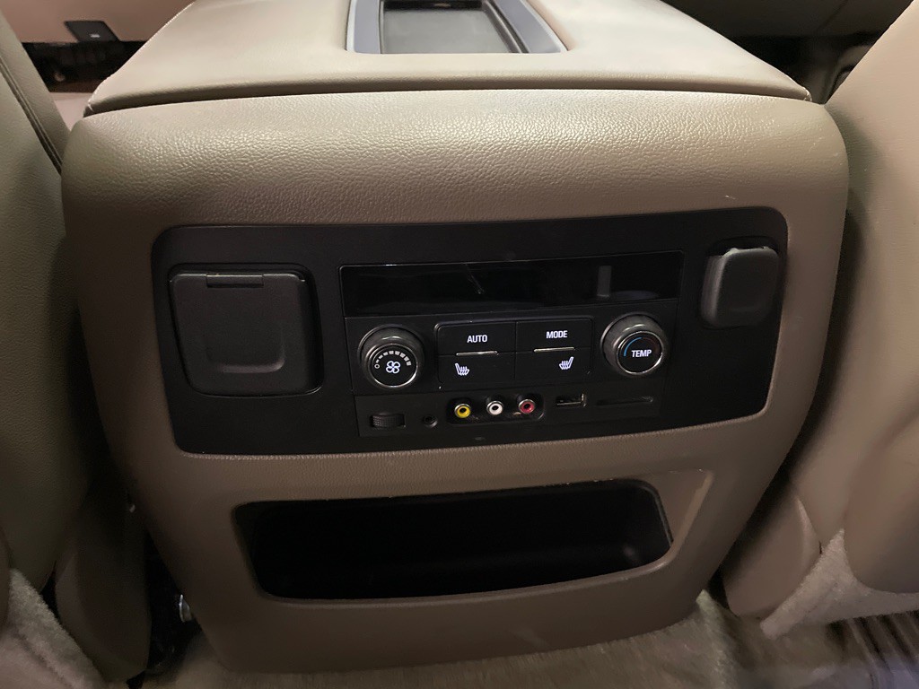 2015 GMC Yukon Image 28