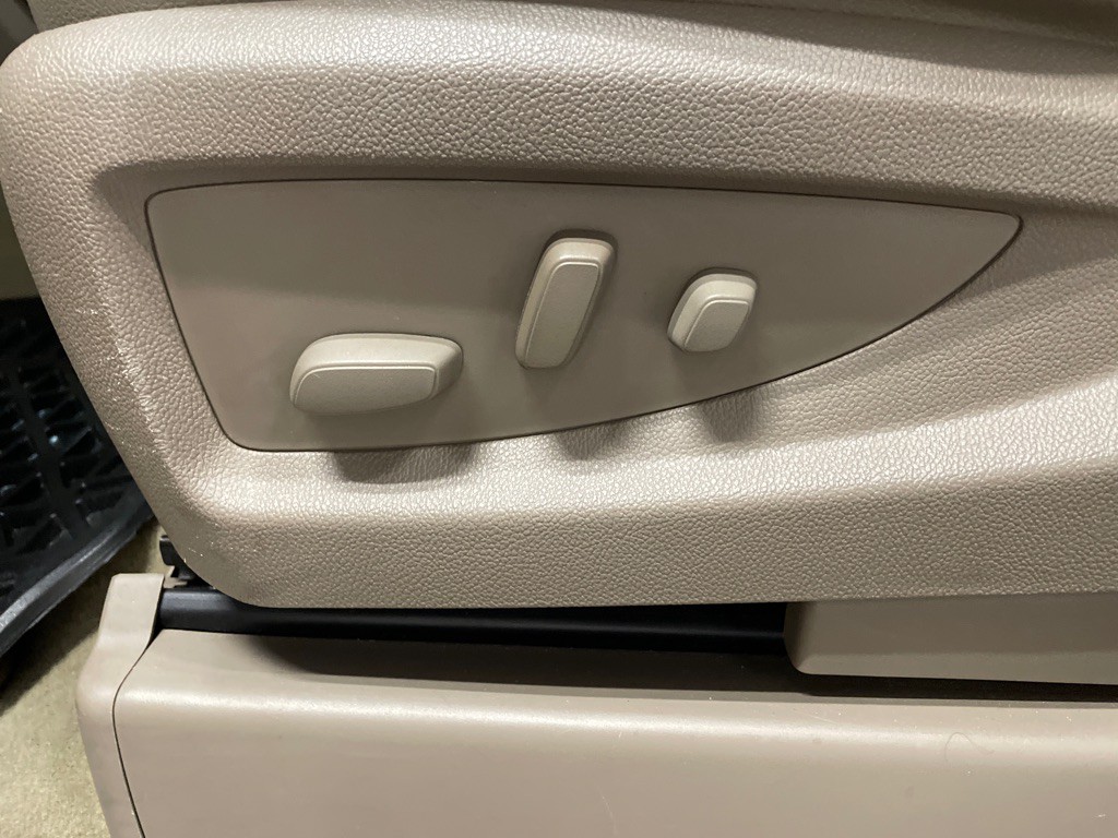 2015 GMC Yukon Image 41