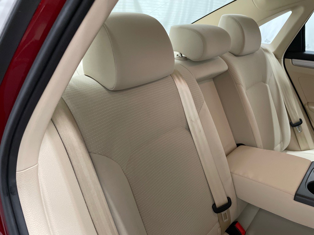 2017 Volkswagen Passat Image 21