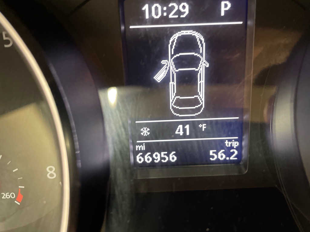 2017 Volkswagen Passat Image 24