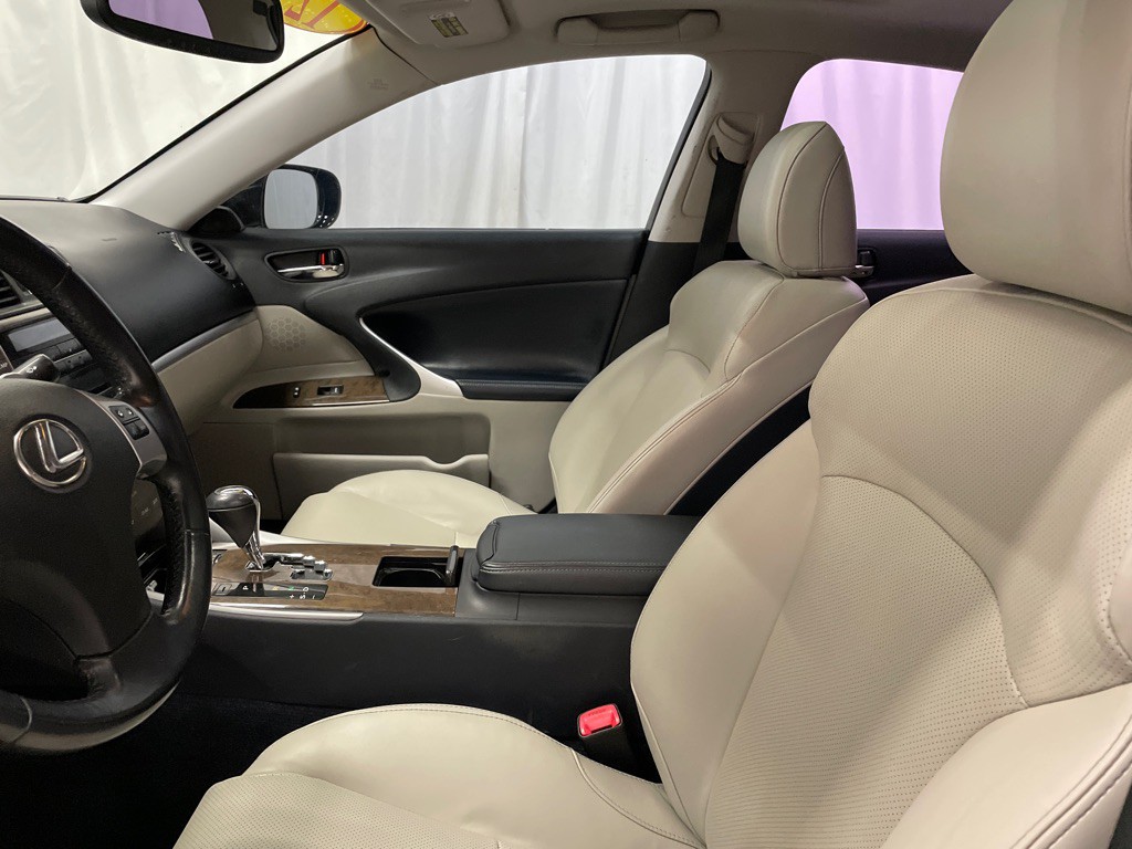 2012 Lexus IS 250 Image 8