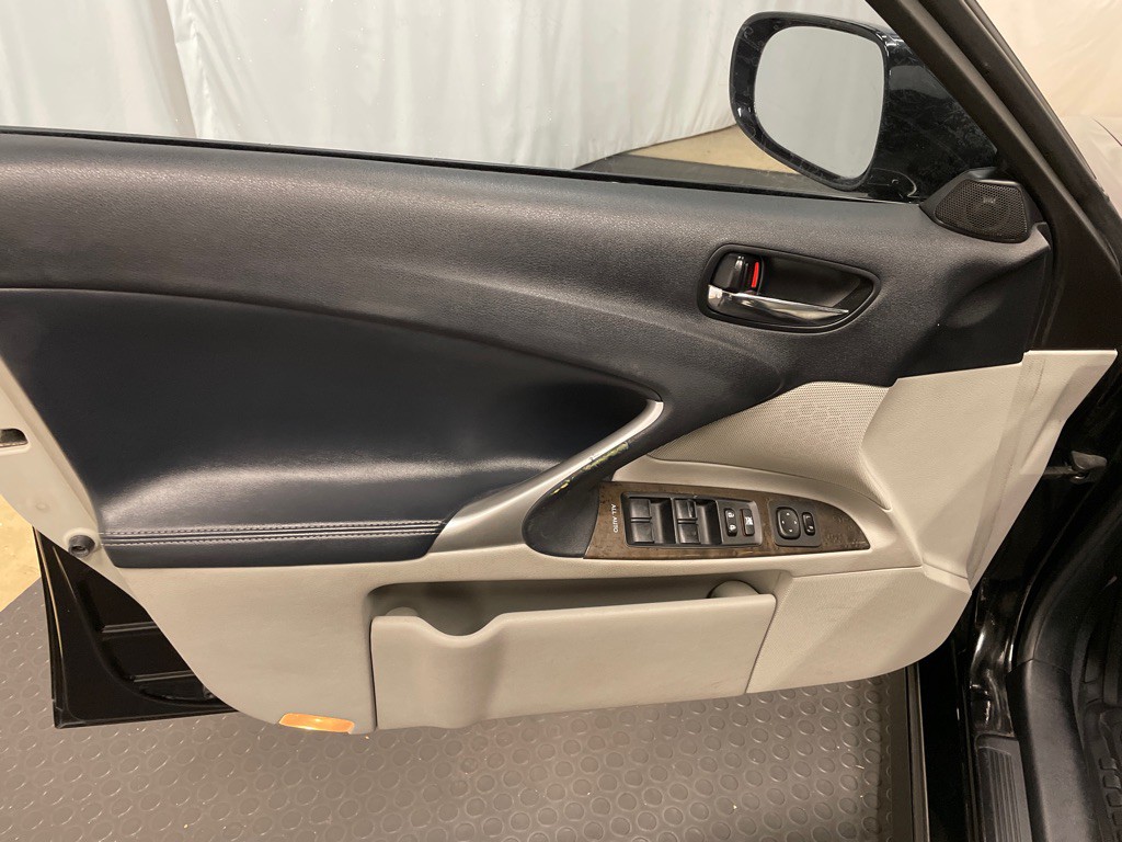 2012 Lexus IS 250 Image 11