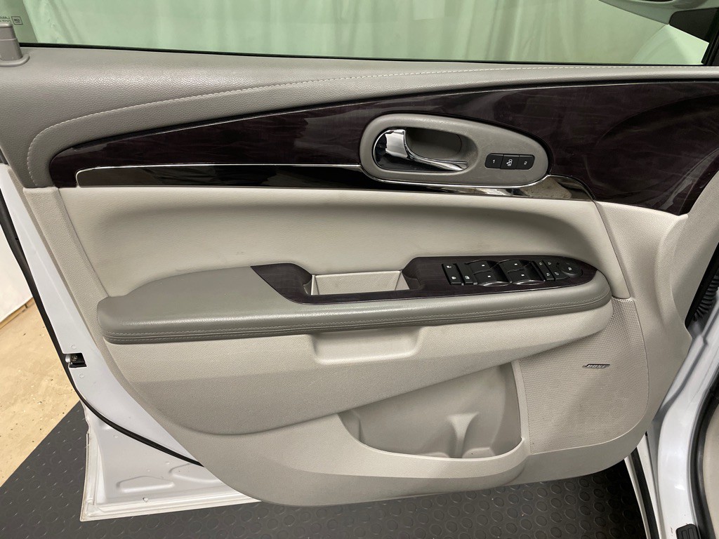 2017 Buick Enclave Image 11