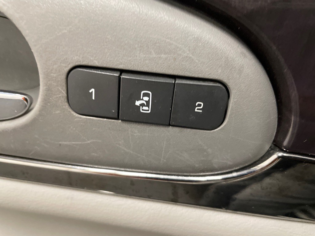 2017 Buick Enclave Image 37