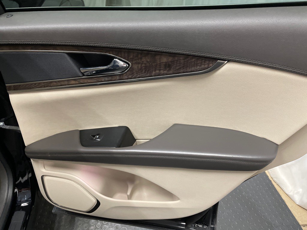 2016 Lincoln MKX Image 24