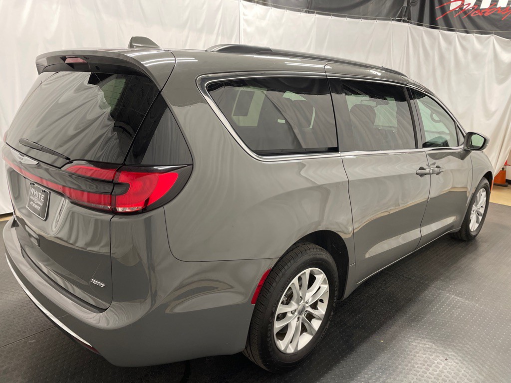 2022 Chrysler Pacifica Image 4