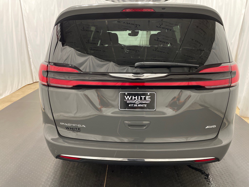 2022 Chrysler Pacifica Image 5