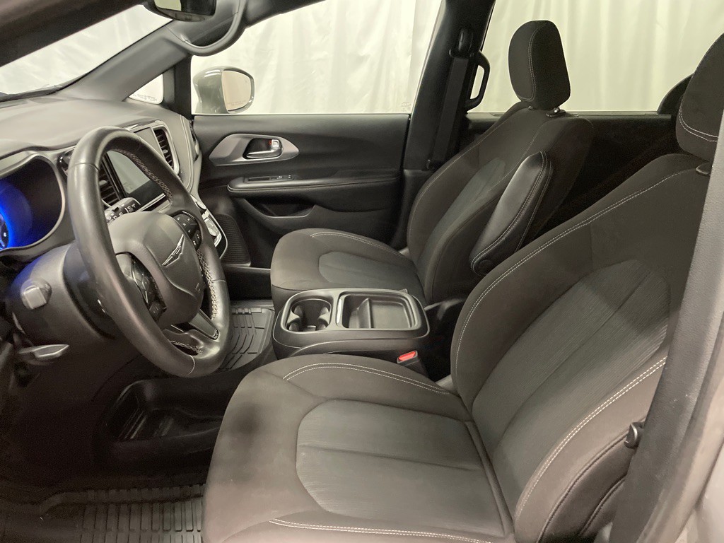 2022 Chrysler Pacifica Image 7