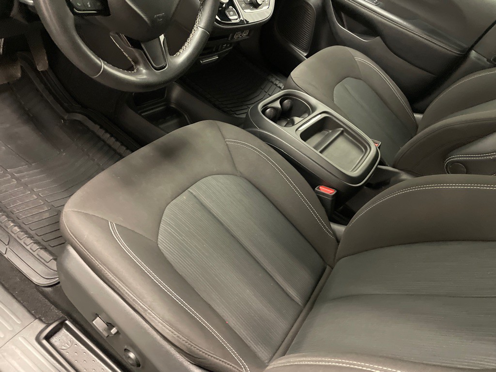 2022 Chrysler Pacifica Image 9