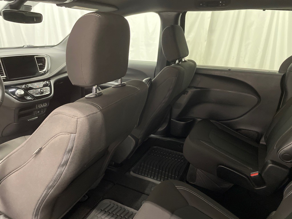 2022 Chrysler Pacifica Image 13