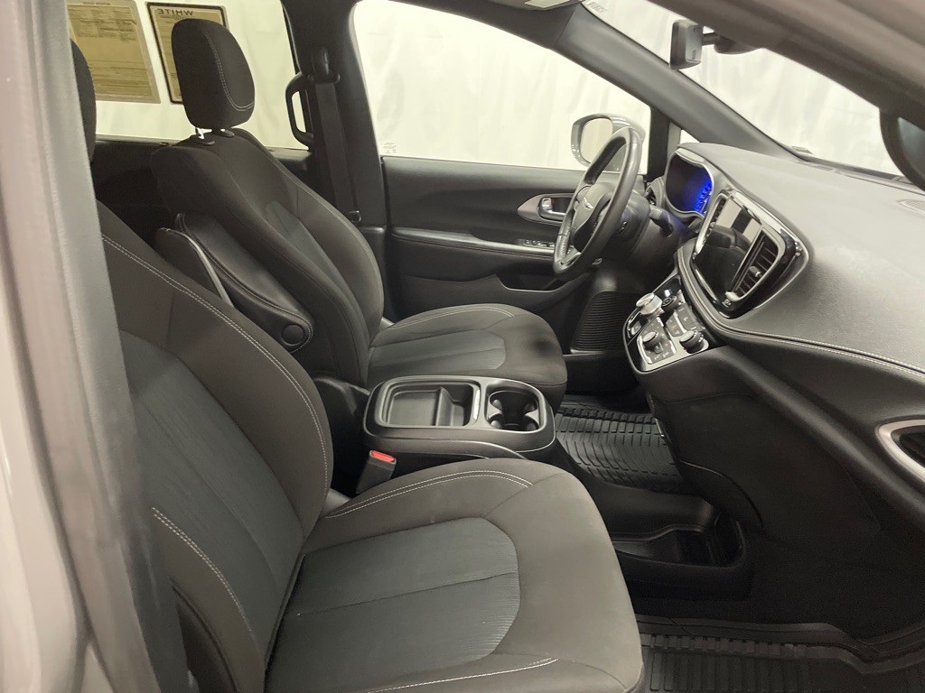 2022 Chrysler Pacifica Image 14