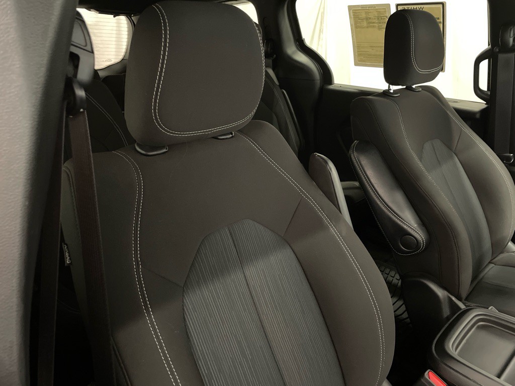 2022 Chrysler Pacifica Image 15
