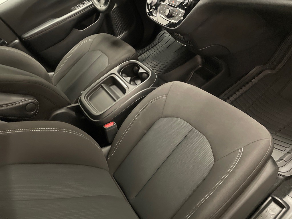 2022 Chrysler Pacifica Image 16