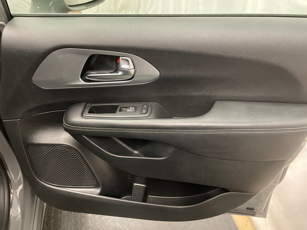 2022 Chrysler Pacifica Image 17