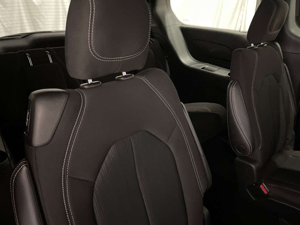 2022 Chrysler Pacifica Image 19