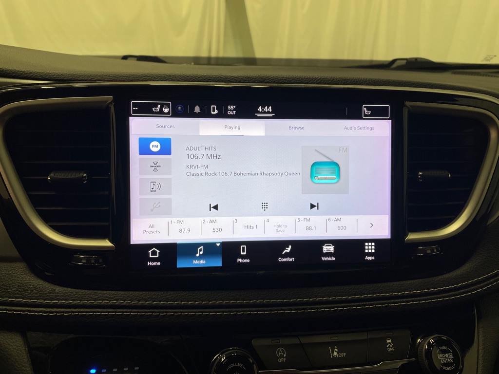 2022 Chrysler Pacifica Image 25