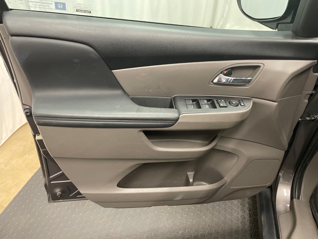2016 Honda Odyssey Image 11