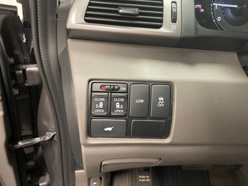 2016 Honda Odyssey Image 31